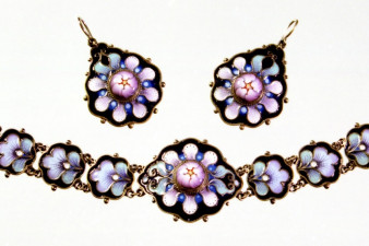 Гарнитур «Нега». Нейзильбер, перегородчатая эмаль, финифть, 1990 год.